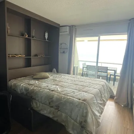 Corniche Apartment *